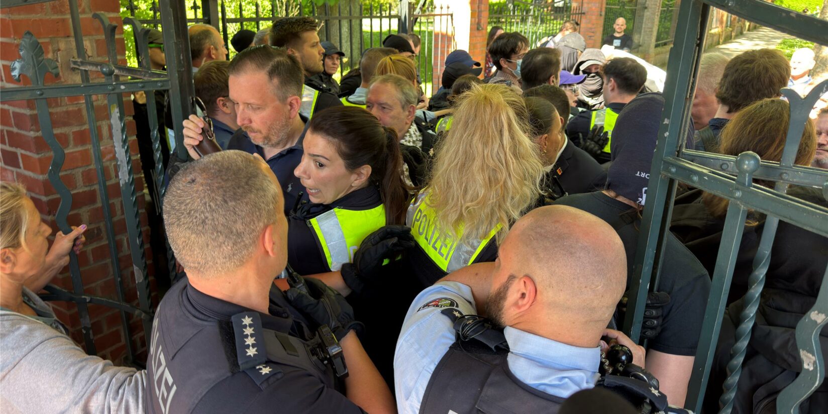 AfD-Besuch auf Zeche Zollern in Dortmund führt zu Polizeieinsatz