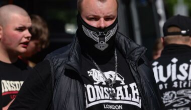 Gelsenkirchen: Neonazi-Demo - Polizei setzt Schlagstock ein