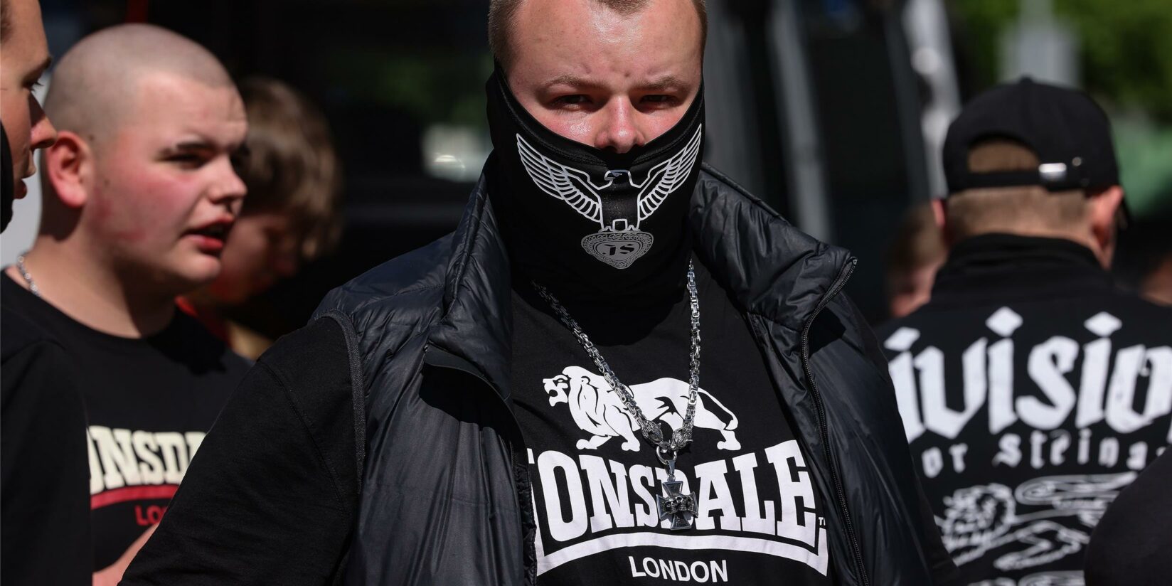 Gelsenkirchen: Neonazi-Demo - Polizei setzt Schlagstock ein