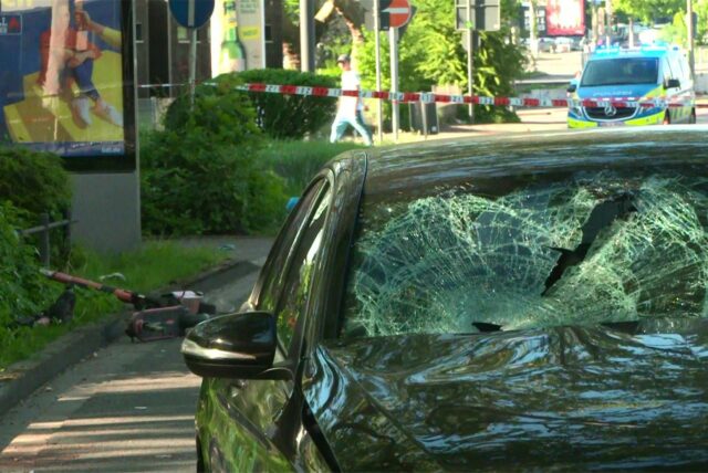 Auf der Bornstraße ist es am 1. Mai zu einem schweren Unfall zwischen einem Auto und einem E-Scooter gekommen