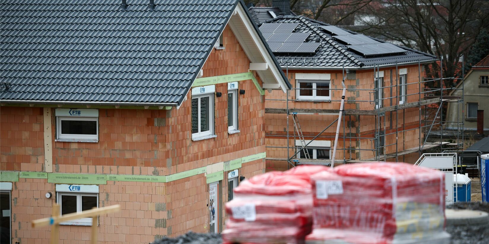 Zahlen zu Häusern und Baugrundstücken