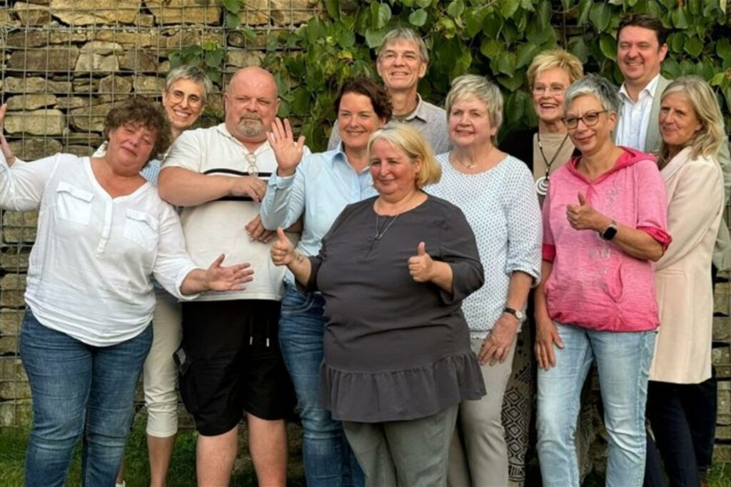 Dieses Team kümmert sich darum, dass irgendwann einmal in Castrop-Rauxel ein Hospiz gebaut werden kann. Auch Bürgermeister Rajko Kravanja und 1. Beigeordnete Regina Kleff (r.) unterstützen in ihren Ämtern, wo sie können.