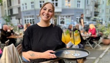 Viele Restaurants nutzen Parkplätze für Außengastronomie