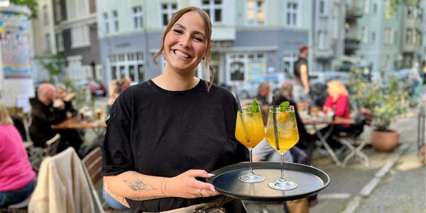 Viele Restaurants nutzen Parkplätze für Außengastronomie