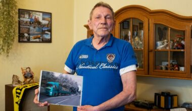 Trucker Manfred (75) aus Dortmund gibt seinen Führerschein ab