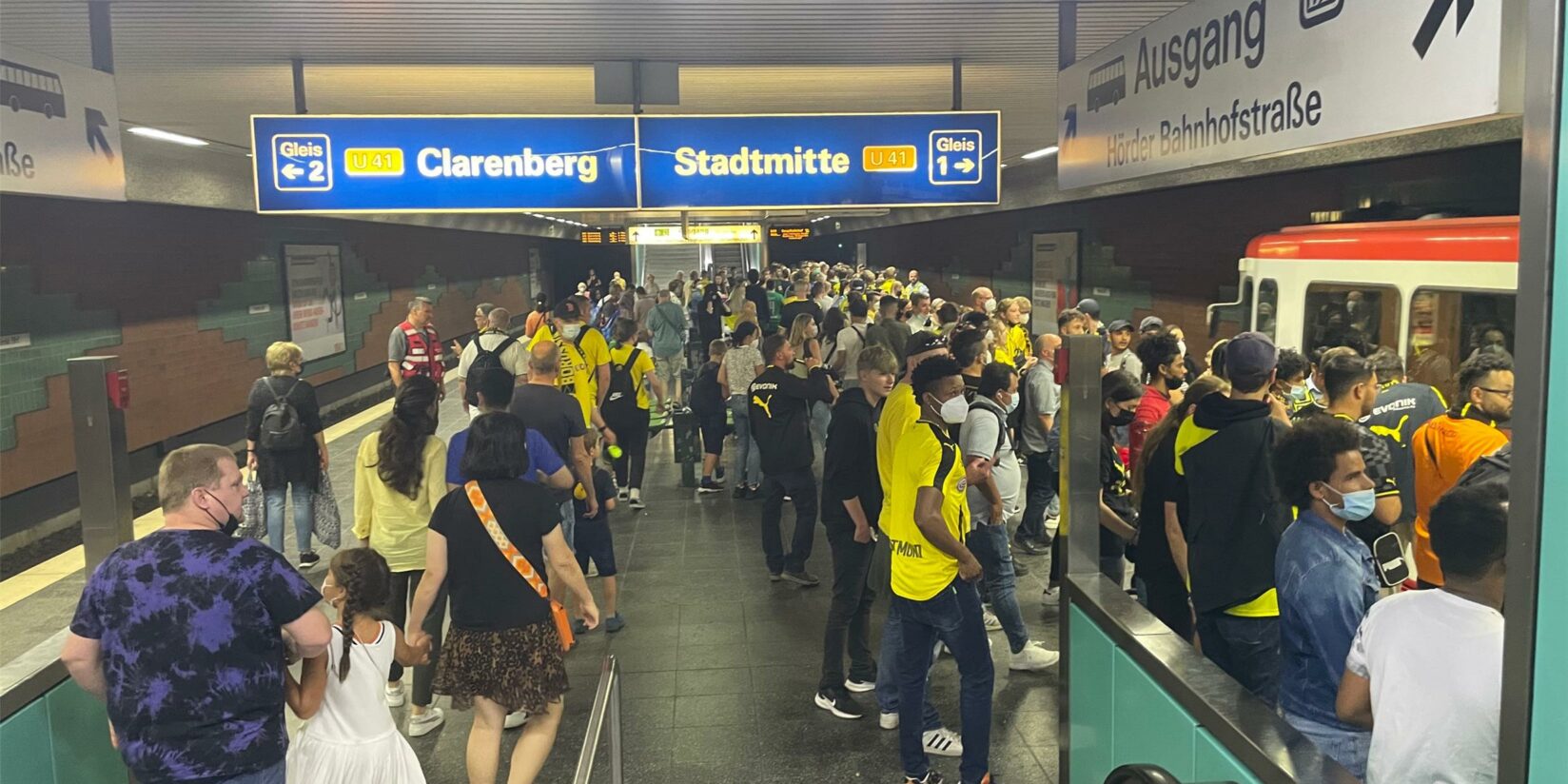 Droht zum BVB-Spiel ein Bahn-Engpass?