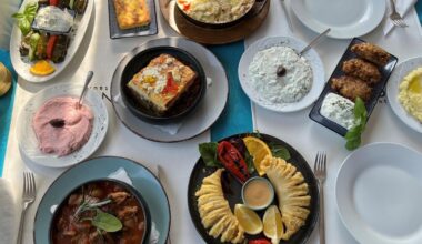 Ein Essen im Restaurant INOS