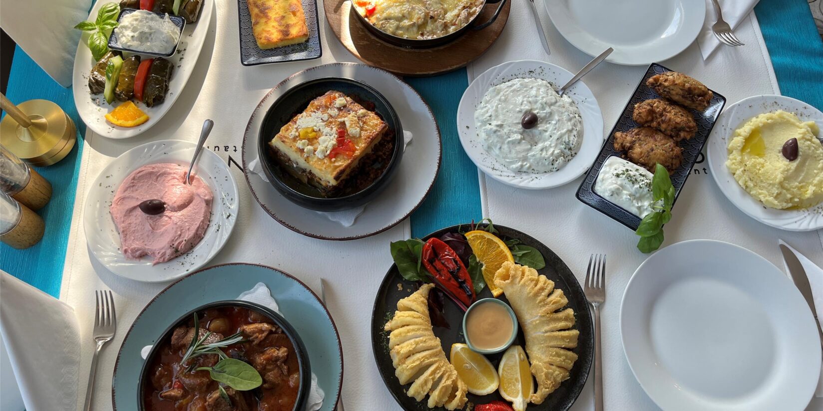 Ein Essen im Restaurant INOS