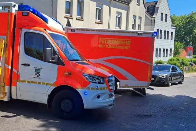 Rettungswagen auf der Paschenbergstraße.