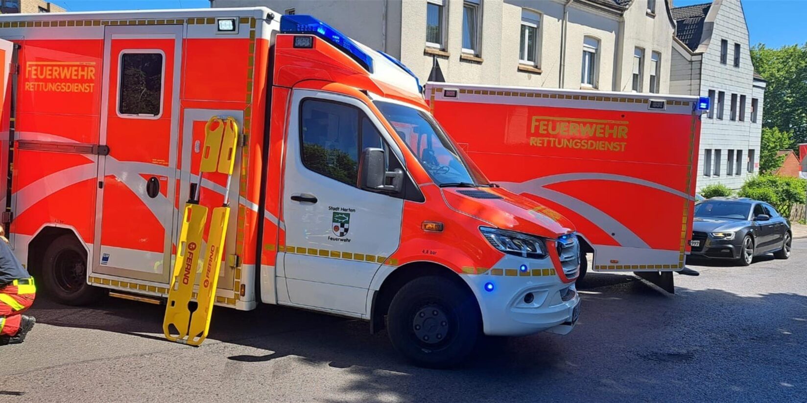 Kollision zwischen E-Scooter und Auto