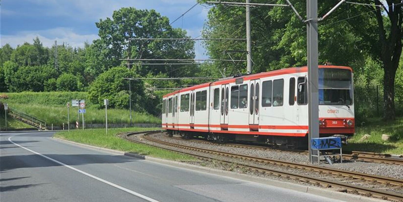 Schon wieder Unfall zwischen Stadtbahn und Auto