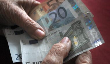Unbekannter bringen Seniorin um Erspartes
