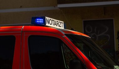 Seniorin nach Sturz in Bus schwer verletzt