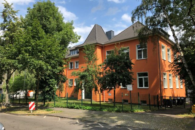 Das Gebäude der ehemaligen Hauptschule am Ostpark