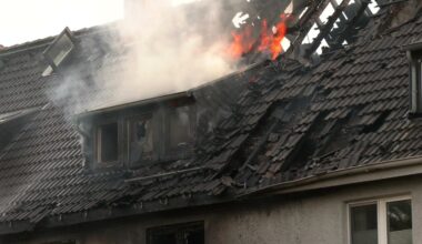 Frau bei Brand in Wohnhaus gestorben