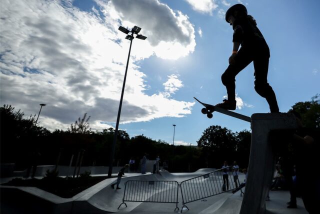 Ein Skater in Aktion