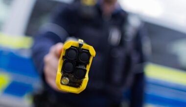 Polizei fahndete nach Minderjährigen und drohte mit Taser