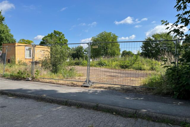 Zwischen den Häusern Pleckenbrink 23 und 29 wird das Baugebiet demnächst durch eine neue Straße erschlossen.