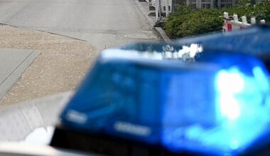 Einbruch am Münster: Unbekannte beschädigen Steinstatue