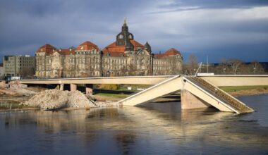 Dresden: Carolabrücke erst nach 2035 fertig aufgebaut? | Regional