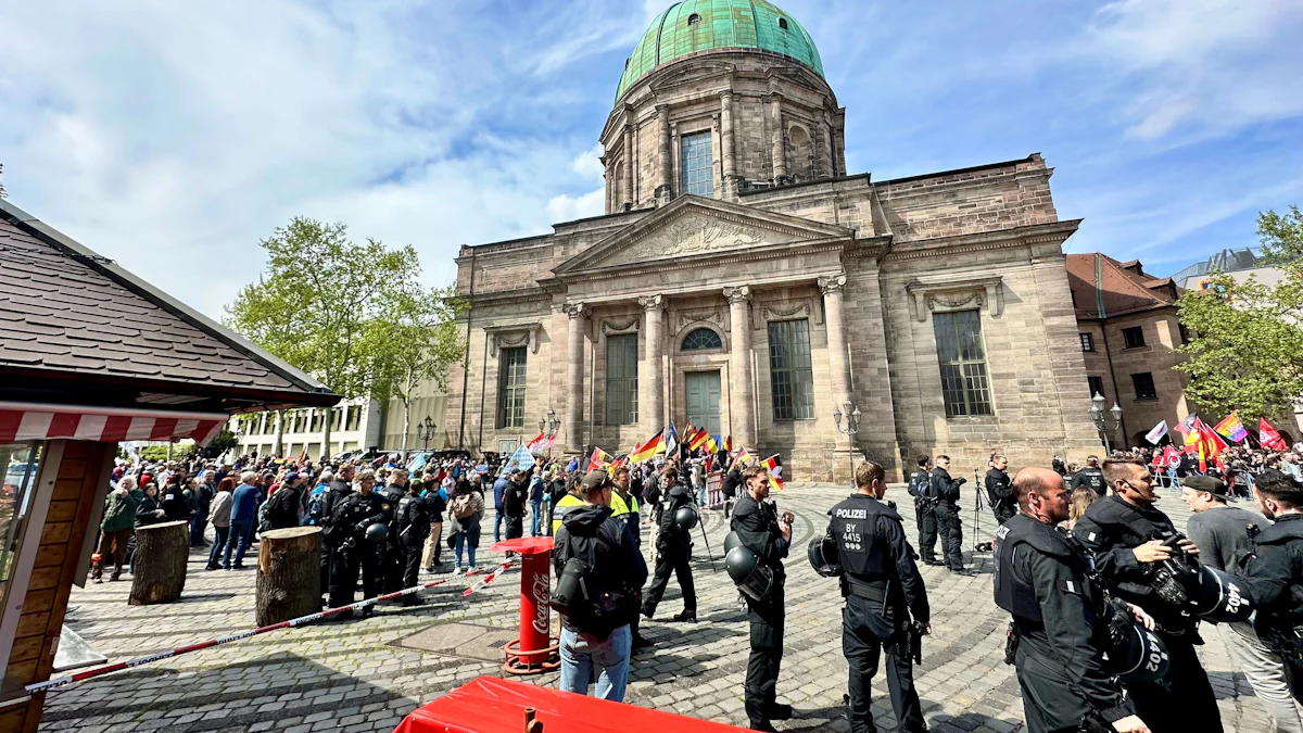 Team Menschenrechte in Nürnberg: Scheinheiliges Entsetzen über Rechtsextreme - Bayern