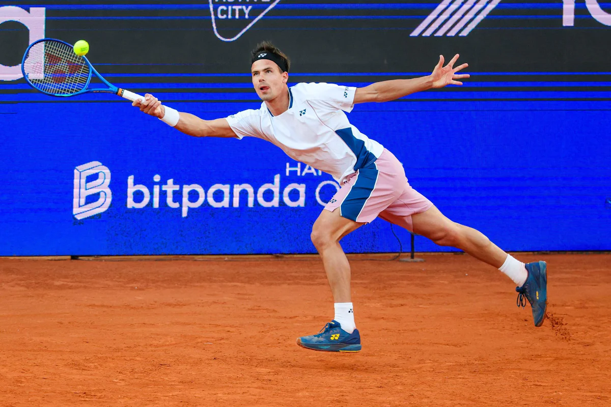 Tennis - Klare Erstrunden-Niederlage für Altmaier in Hamburg - Sport