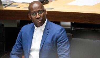 Berlins Kultursenator : Joe Chialo (CDU) tritt zurück | Politik