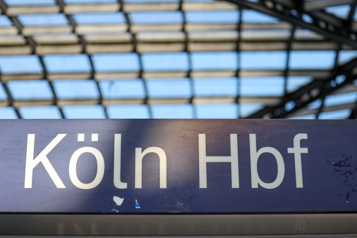 Elektronisches Stellwerk - ICE-Sprinter Bonn–Berlin fährt bis 19. Mai nicht - Wirtschaft