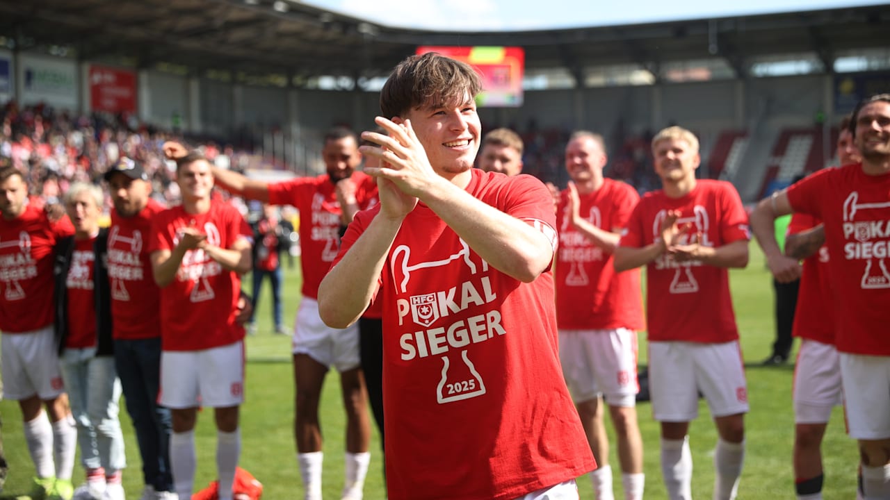 Last-Minute-Held: 19-Jähriger knallt Halle in den DFB-Pokal | Sport
