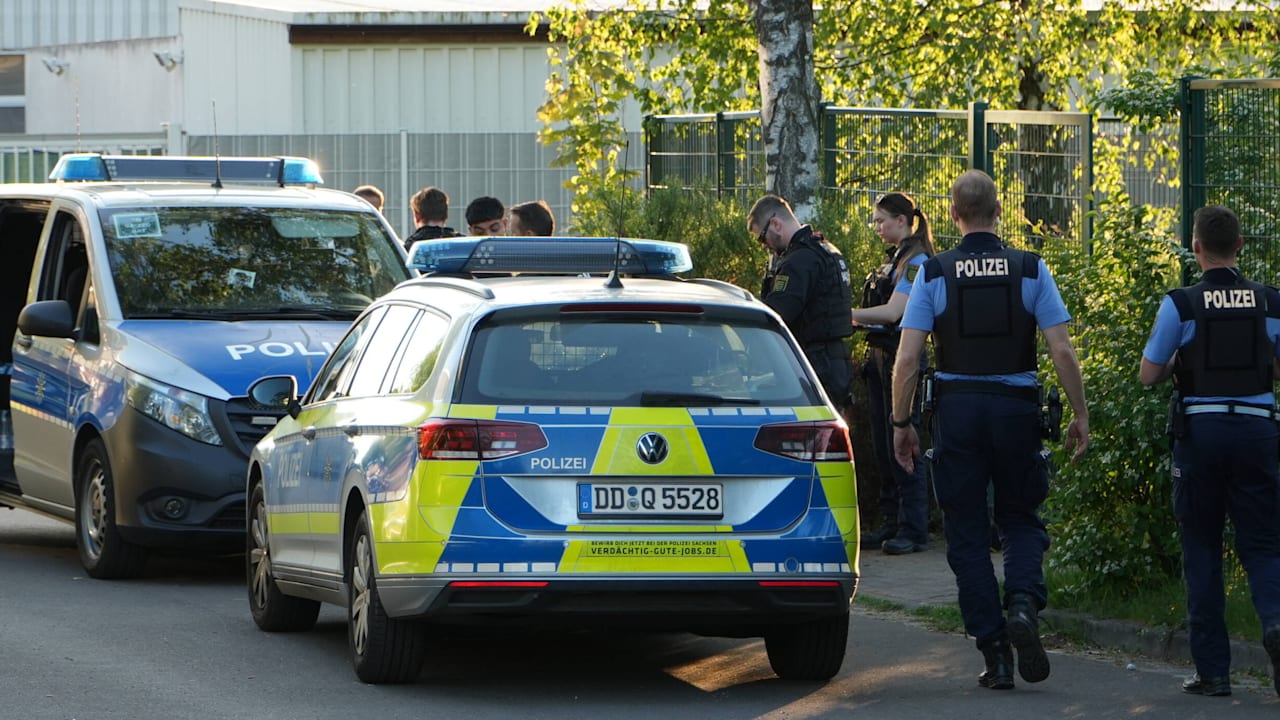 Zwei Männer verletzt: Messerstecherei bei Fußballspiel in Leipzig? | Regional