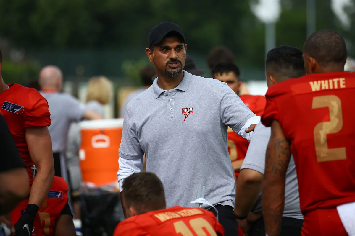 American Football - Berlin Thunder überrollen Cologne Centurions zum Ligaauftakt - Sport