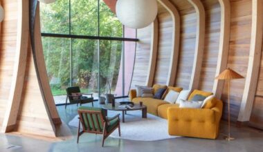 Ein außergewöhnliches Ferienhaus an der Küste von England: Das Finch Long House erinnert an umgedrehte Boote