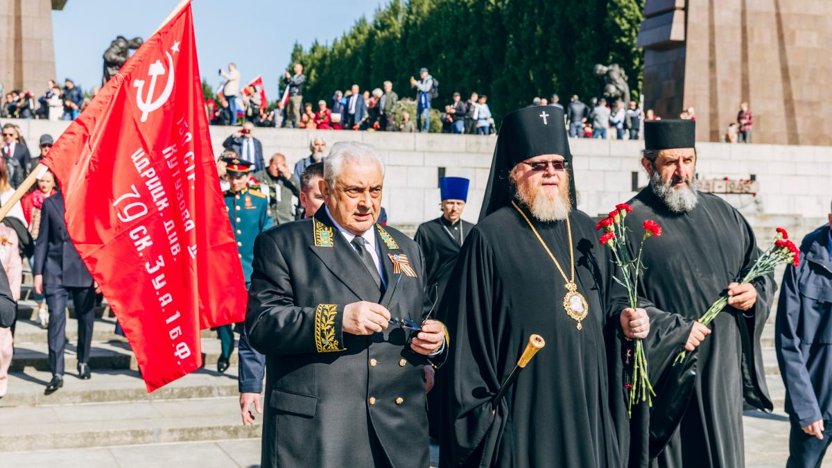9. Mai in Berlin: „Ich mache das für die Russen, weil die uns befreit haben“