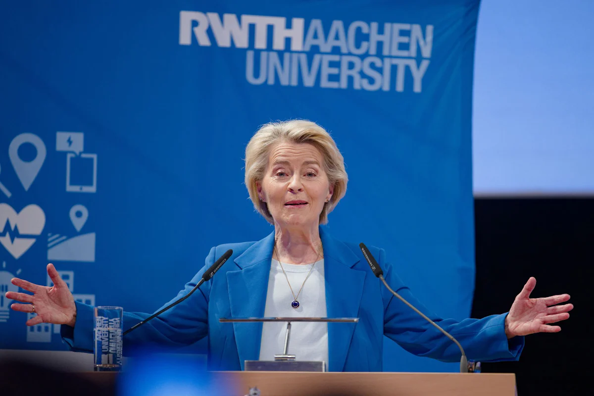 Auszeichnungen - „Starke Stimme Europas“ - von der Leyen erhält Karlspreis - Panorama