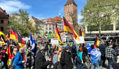Wie die Montagsdemos des „Team Menschenrechte“ in Nürnberg zum Treff Rechtsextremer wurden - Bayern
