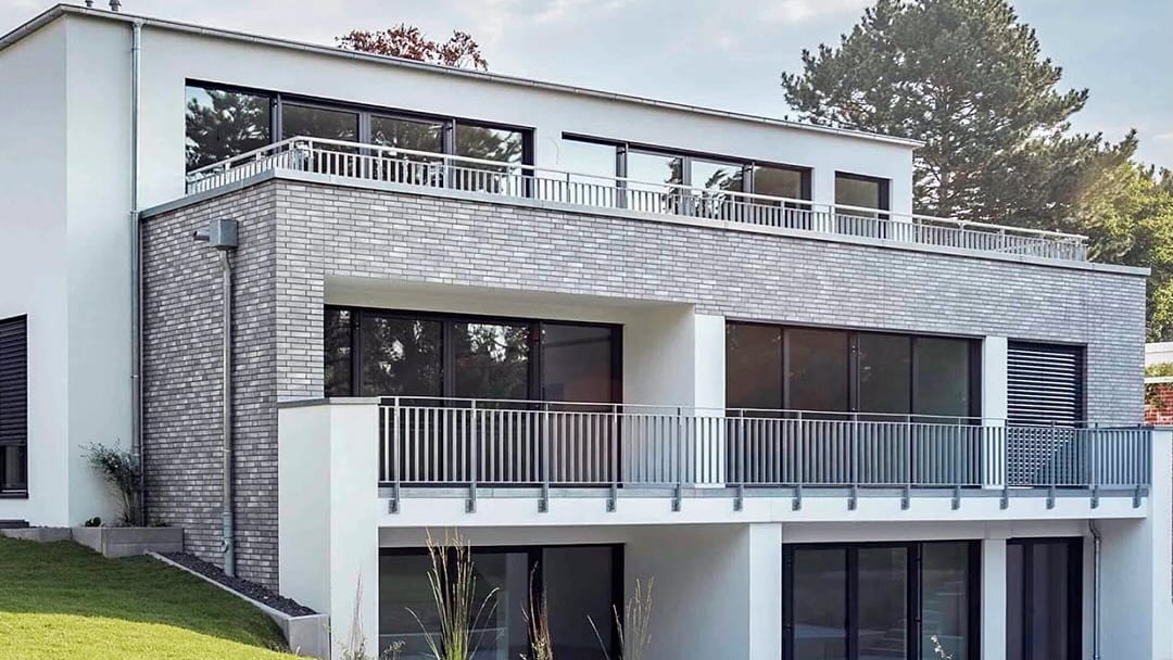 Haus in Hannover: Villa von Per Mertesacker für 4,8 Mio. Euro versteigert | Regional