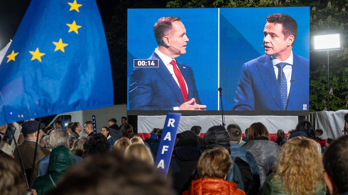 Großdemos vor Stichwahl: Präsidenten-Kandidaten mobilisieren Zehntausende Anhänger in Polen