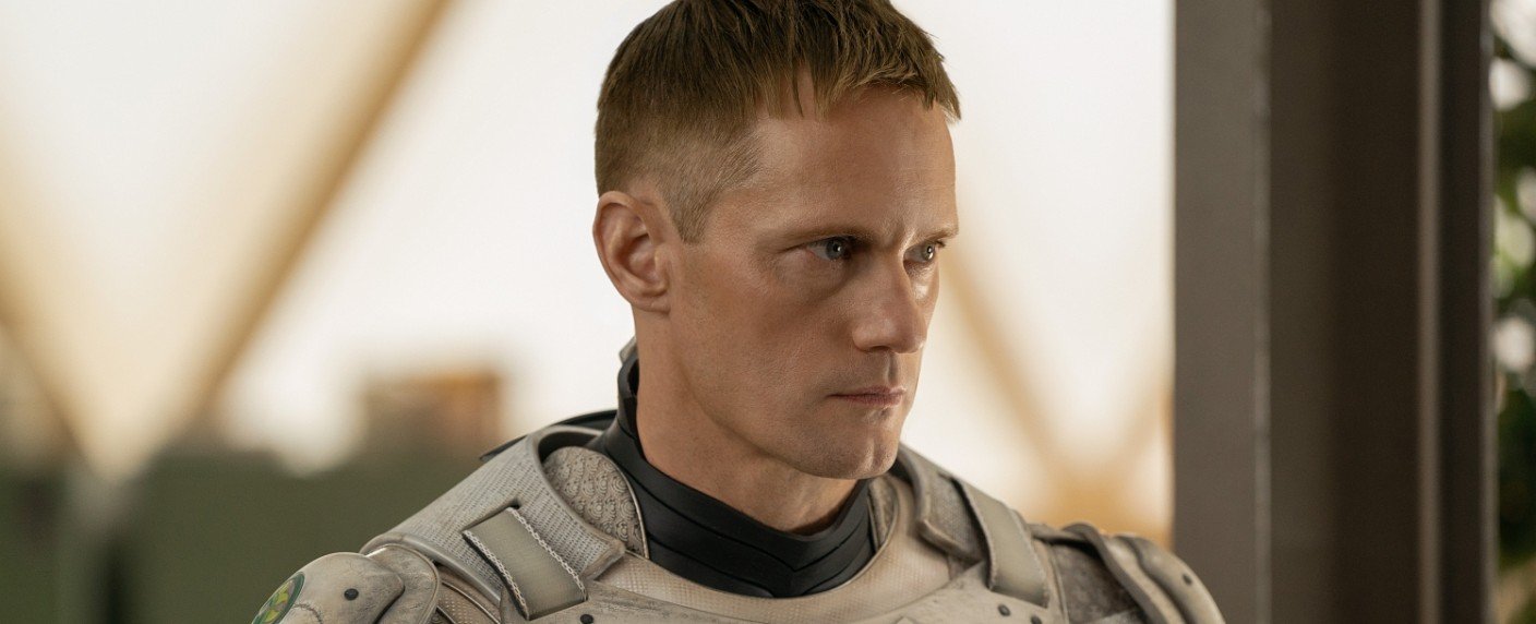 Alexander Skarsgård verleiht dem „Murderbot“ ein menschliches Gesicht – Review – fernsehserien.de