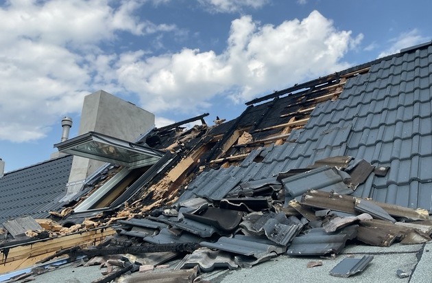 FW-DO: Dachstuhlbrand im Kreuzviertel - niemand wurde verletzt