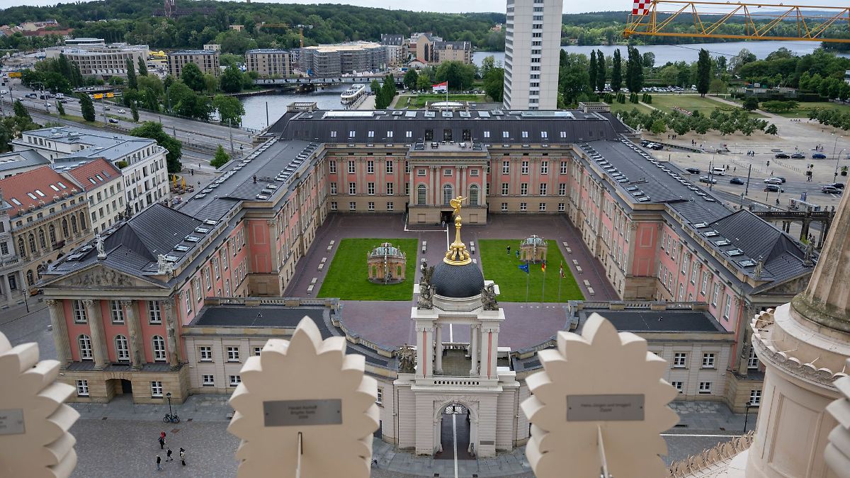 Berlin & Brandenburg: Lehrer-Großdemo und Landtagssitzung zum Verfassungsschutz