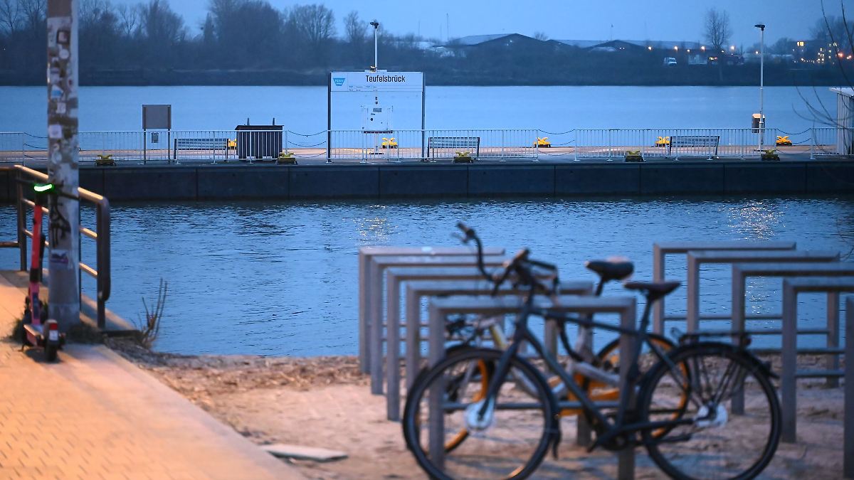 Hamburg & Schleswig-Holstein: Segler in Not laut Polizei gerettet