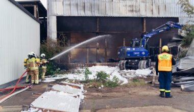 FW Dresden: Brand in Recyclingunternehmen: Lageupdate 14:00 Uhr