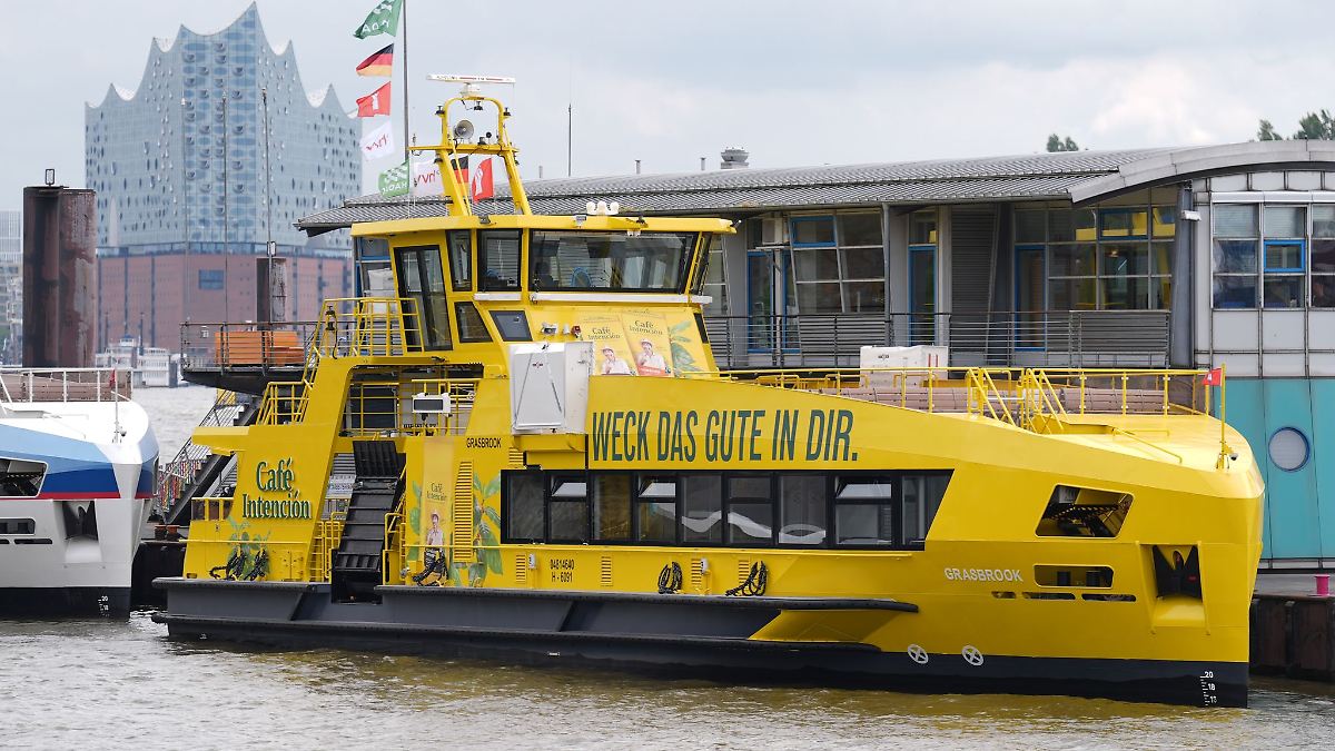 Hamburg & Schleswig-Holstein: Dritte Hybridfähre in Hamburg eingetroffen