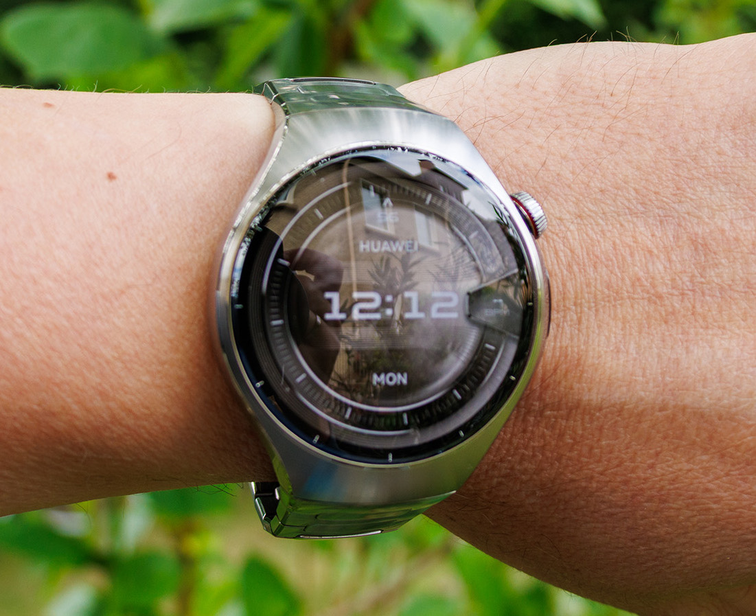 Beeindruckende Neuerungen: HUAWEI WATCH 5 begeistert mit X-TAP, extrem hellem AMOLED und mehr