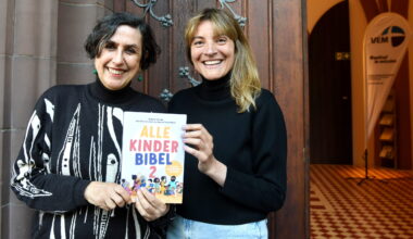 You are currently viewing Zweiter Band der „Alle-Kinder-Bibel“ in der Kölner Christuskirche vorgestellt  