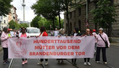 Berlin & Brandenburg: Kundgebung: Mehr Unterstützung für Mütter gefordert