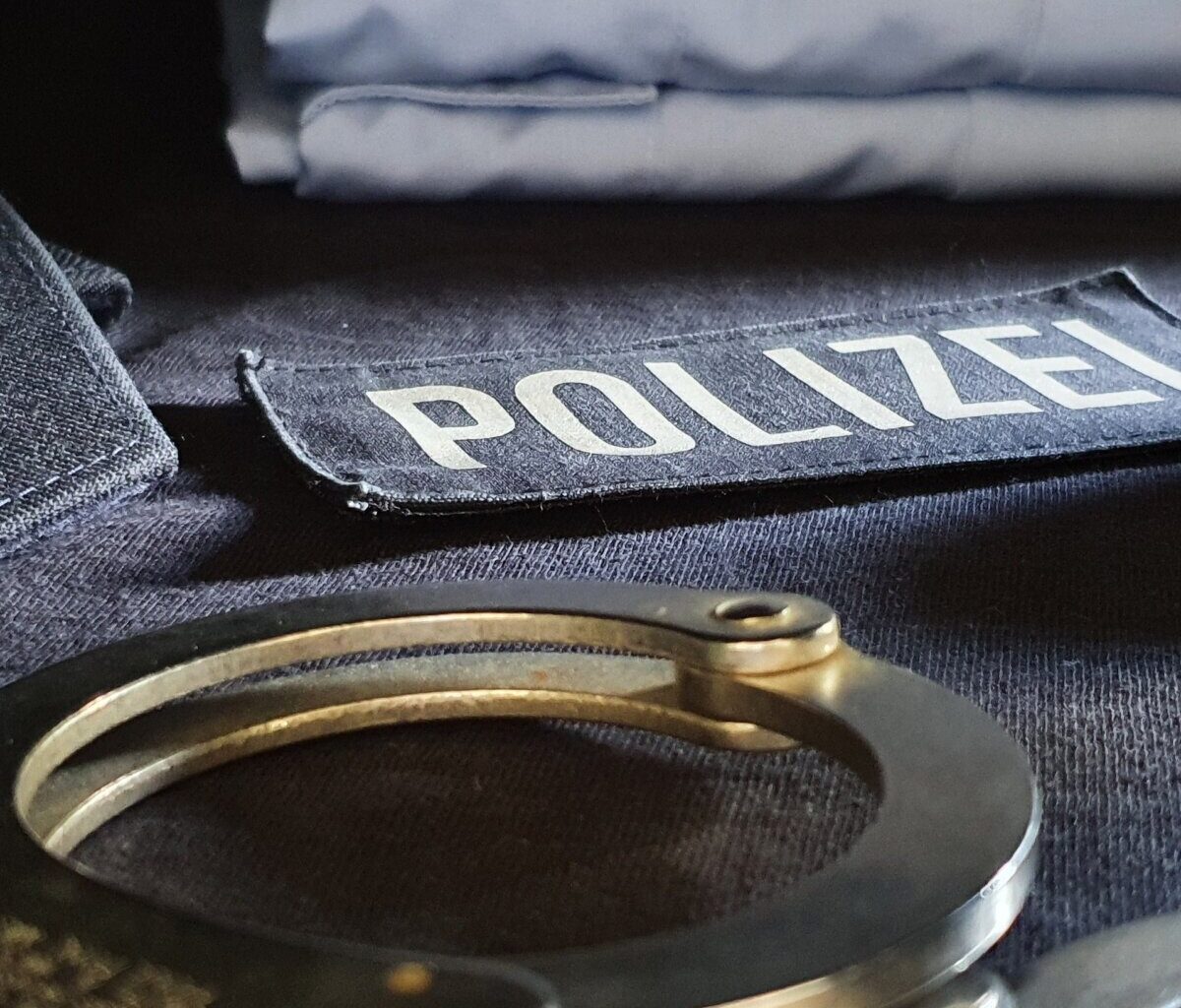 Ruhestörung in Wiesbaden: Mann leistet Widerstand bei Festnahme