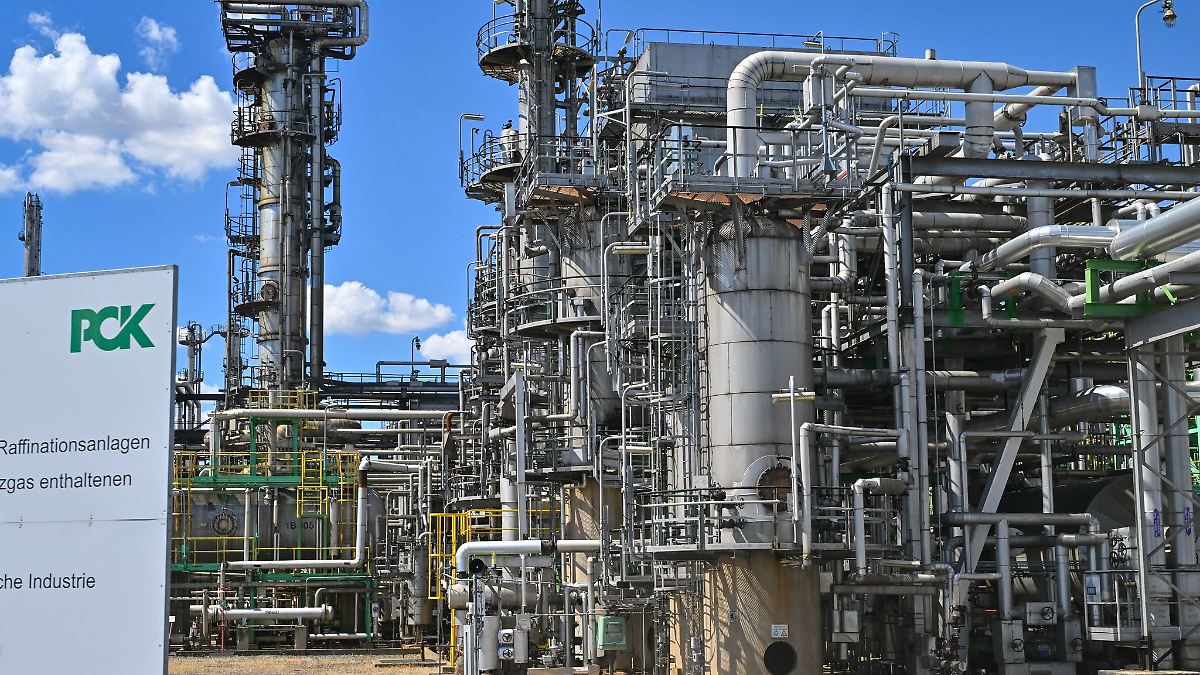 Berlin & Brandenburg: Ausnahme für Schadstoff-Ausstoß der Ölraffinerie genehmigt