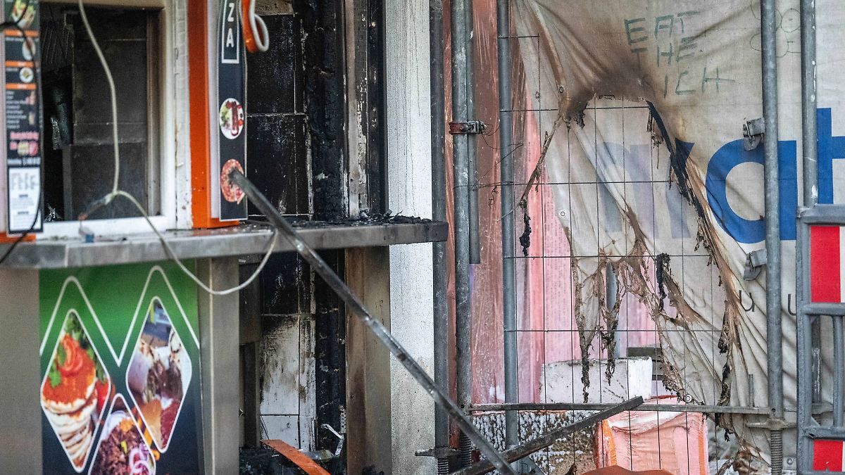 Niedersachsen & Bremen: Kind stirbt nach Brand in Bremer Dönerladen