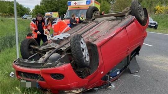 Der Toyota überschlug sich bei dem Unfall.